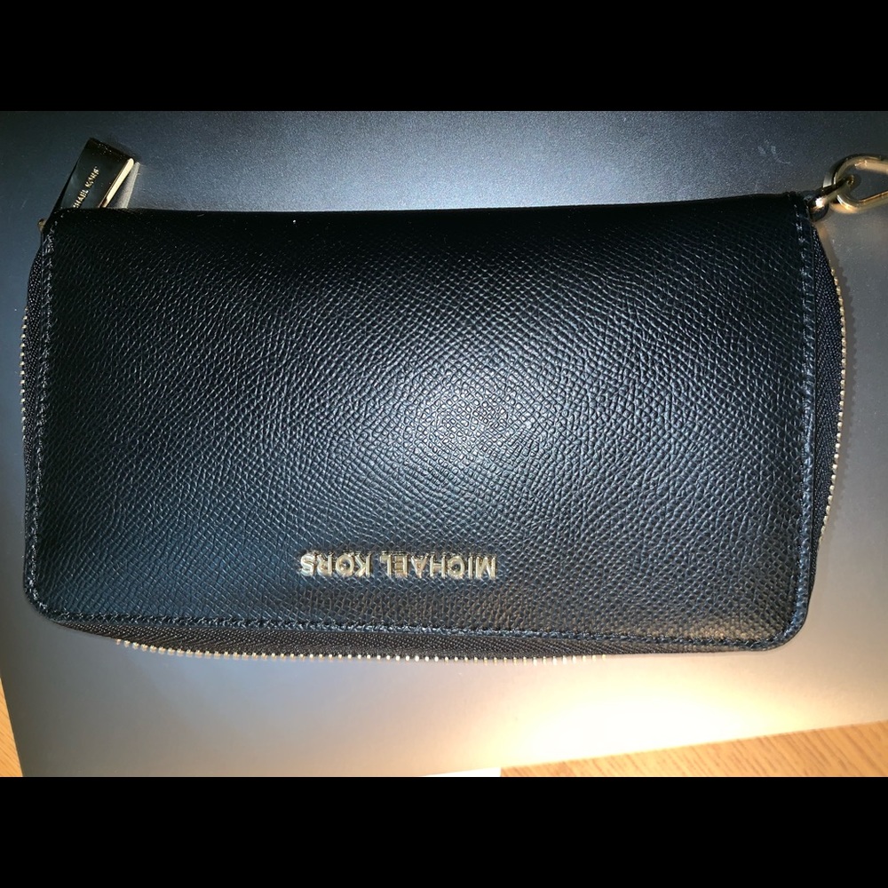 Michael Kors wallet/wristlet